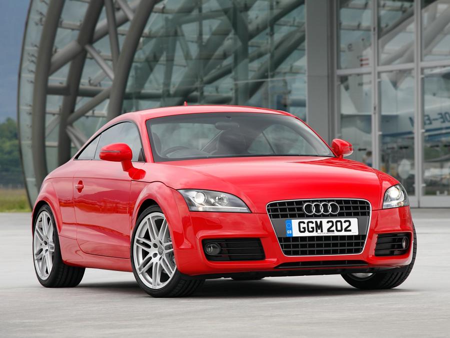  Audi TT Coupe (8J) 2006 года  (UK) (фото 19 из 20)